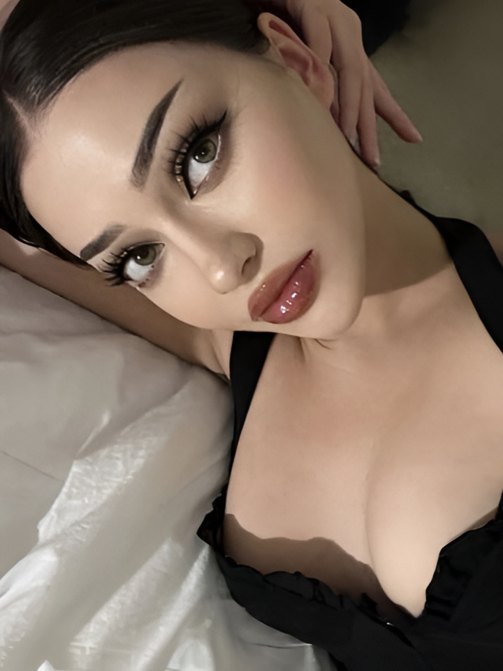 Виктория привлекальеная девушка из Лесного цена от 4000 руб