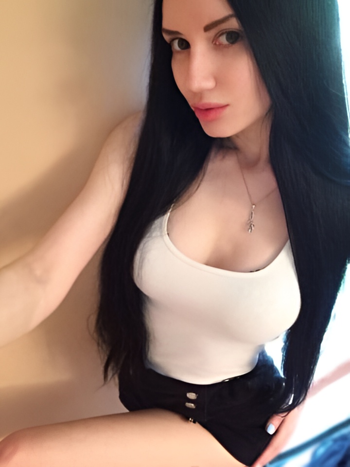 Зоя привлекальеная девушка из Лесного цена от 2000 руб