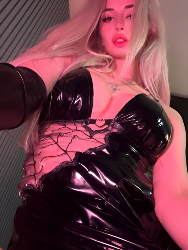 Анастасия привлекательная девушка из Лесного цена от 10000 руб